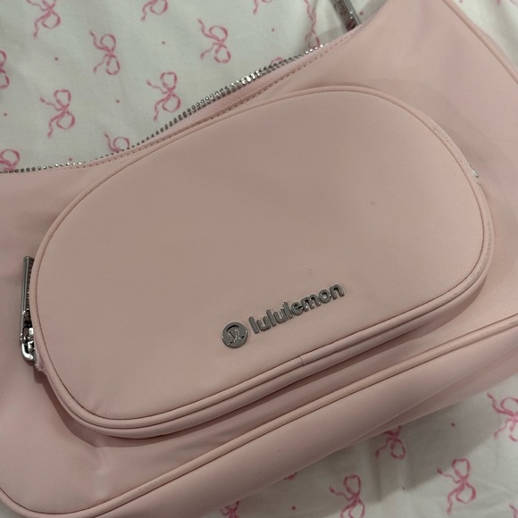 Lululemon Pink Crossbody Bag 2L with nano pouch - Picture 2 of 5